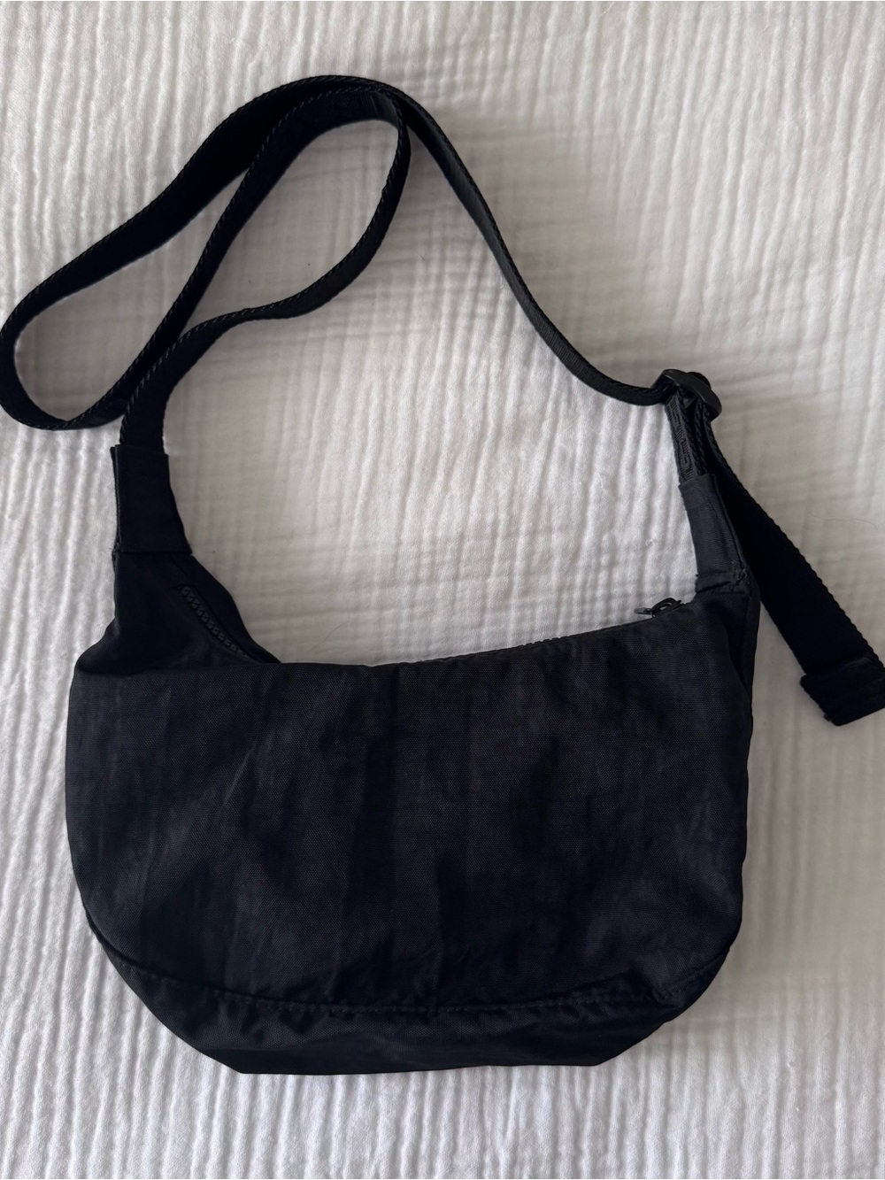 BAGGU Small Crescent Bag in Black - Picture 2 of 2